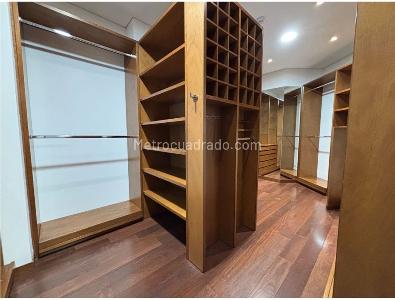 Apartamento de 4 alcobas en venta en Los Rosales, Bogotá, 350 m² · foto 16 de 20