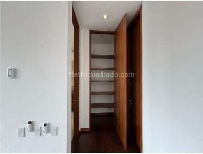 Apartamento de 4 alcobas en venta en Los Rosales, Bogotá, 350 m² · foto 18 de 20