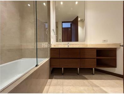 Apartamento de 4 alcobas en venta en Los Rosales, Bogotá, 350 m² · foto 19 de 20