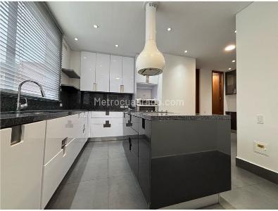 Apartamento de 4 alcobas en venta en Los Rosales, Bogotá, 350 m² · foto 9 de 20