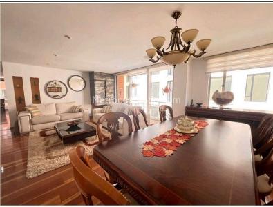 Apartamento de 3 alcobas en venta en Chico San Patricio, Bogotá, 154 m² · foto 3 de 15
