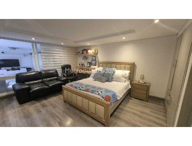 Casa de 3 alcobas en venta en Santa Barbara Alta, Bogotá, 381 m² · foto 14 de 20
