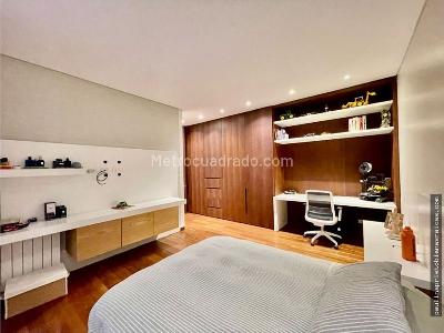 Apartamento de 3 alcobas en venta en Chico Alto, Bogotá, 355 m² · foto 12 de 20