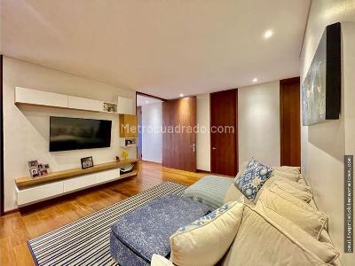 Apartamento de 3 alcobas en venta en Chico Alto, Bogotá, 355 m² · foto 19 de 20