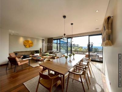Apartamento de 3 alcobas en venta en Chico Alto, Bogotá, 355 m² · foto 2 de 20