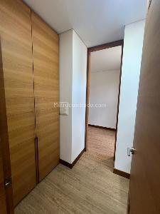 Apartamento de 2 alcobas en venta en Santa Barbara Alta, Bogotá, 189 m² · foto 10 de 20