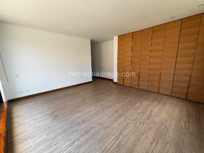 Apartamento de 2 alcobas en venta en Santa Barbara Alta, Bogotá, 189 m² · foto 12 de 20