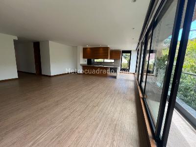 Apartamento de 2 alcobas en venta en Santa Barbara Alta, Bogotá, 189 m² · foto 7 de 20