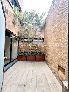Apartamento de 2 alcobas en venta en Santa Barbara Alta, Bogotá, 152 m² · foto 12 de 15