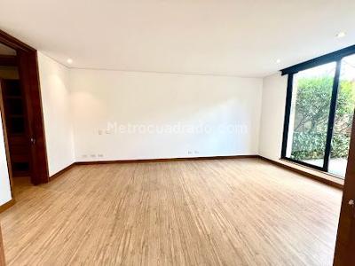Apartamento de 2 alcobas en venta en Santa Barbara Alta, Bogotá, 152 m² · foto 13 de 15