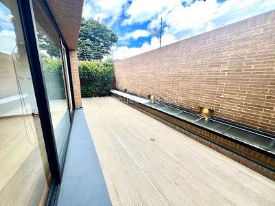 Apartamento de 2 alcobas en venta en Santa Barbara Alta, Bogotá, 152 m² · foto 14 de 15