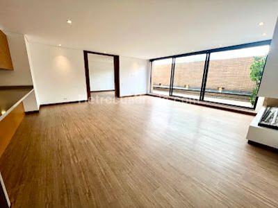 Apartamento de 2 alcobas en venta en Santa Barbara Alta, Bogotá, 152 m² · foto 6 de 15