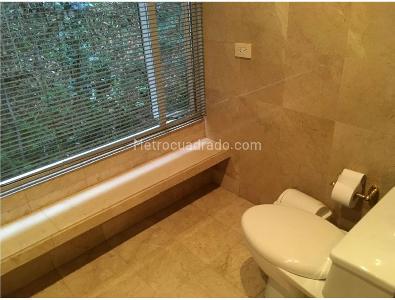 Apartamento de 3 alcobas en venta en Los Rosales, Bogotá, 245 m² · foto 3 de 20