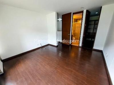Apartamento de 1 alcoba en venta en Bosques De Rosales, Bogotá, 55 m² · foto 4 de 9