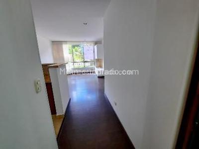 Apartamento de 1 alcoba en venta en Bosques De Rosales, Bogotá, 55 m² · foto 7 de 9