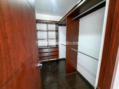 Apartamento de 1 alcoba en venta en Bosques De Rosales, Bogotá, 55 m² · foto 3 de 9
