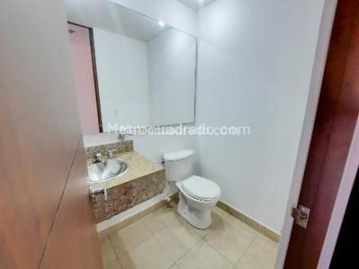 Apartamento de 1 alcoba en venta en Bosques De Rosales, Bogotá, 55 m² · foto 7 de 9