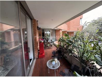Apartamento de 3 alcobas en venta en Chico, Bogotá, 295 m² · foto 14 de 18