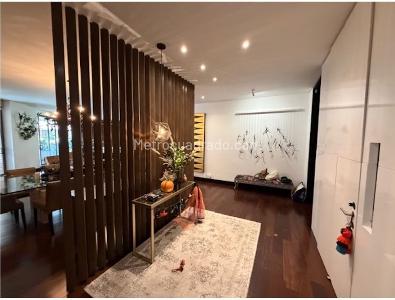 Apartamento de 3 alcobas en venta en Chico, Bogotá, 295 m² · foto 9 de 18
