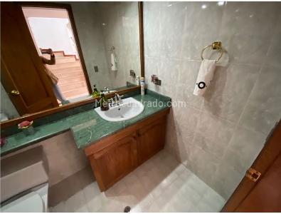 Apartamento de 4 alcobas en venta en Santa Barbara, Bogotá, 250 m² · foto 4 de 17