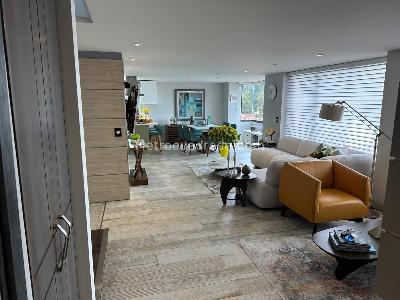 Apartamento de 3 alcobas en venta en Santa Barbara Alta, Bogotá, 190 m² · foto 3 de 19