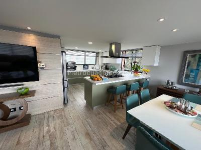 Apartamento de 3 alcobas en venta en Santa Barbara Alta, Bogotá, 190 m² · foto 4 de 19