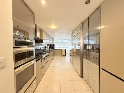 Casa de 4 alcobas en arriendo en Chico El Refugio, Bogotá, 580 m² · foto 9 de 15