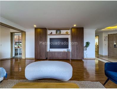 Apartamento de 3 alcobas en venta en El Nogal, Bogotá, 200 m² · foto 4 de 12