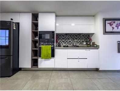 Apartamento de 3 alcobas en venta en El Nogal, Bogotá, 200 m² · foto 9 de 14
