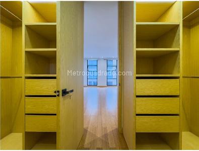 Apartamento de 3 alcobas en venta en Chico Virrey, Bogotá, 171 m² · foto 17 de 20