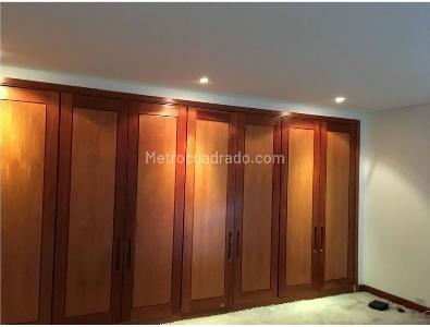 Apartamento de 3 alcobas en venta en Los Rosales, Bogotá, 245 m² · foto 5 de 17