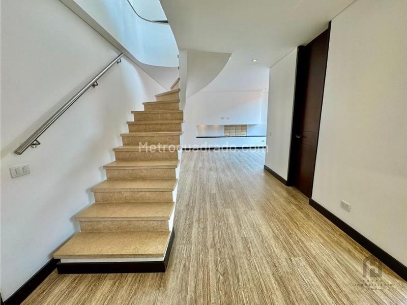 Apartamento en Arriendo, LOS ROSALES, Bogotá D.C. en Los Rosales