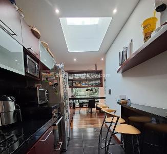 Apartamento de 3 alcobas en venta en Chico Navarra, Bogotá, 143 m² · foto 5 de 10