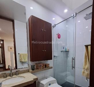 Apartamento de 3 alcobas en venta en Chico Navarra, Bogotá, 143 m² · foto 8 de 10
