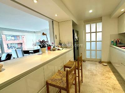 Apartamento de 2 alcobas en venta en Chico, Bogotá, 150 m² · foto 3 de 12