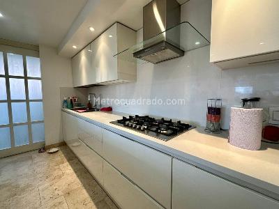 Apartamento de 2 alcobas en venta en Chico, Bogotá, 150 m² · foto 4 de 12