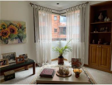 Apartamento de 3 alcobas en venta en Los Rosales, Bogotá, 197 m² · foto 3 de 14