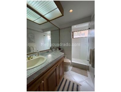 Apartamento de 3 alcobas en venta en Los Rosales, Bogotá, 197 m² · foto 7 de 14