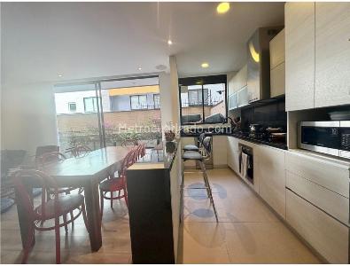 Apartamento de 3 alcobas en venta en Chico Norte, Bogotá, 130 m² · foto 8 de 20