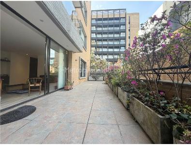 Apartamento de 3 alcobas en venta en Chico Norte, Bogotá, 130 m² · foto 2 de 20