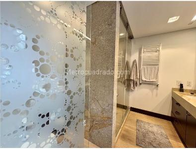 Apartamento de 3 alcobas en venta en Los Rosales, Bogotá, 265 m² · foto 13 de 20