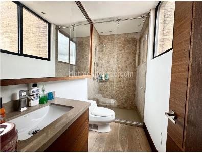 Apartamento de 3 alcobas en venta en Los Rosales, Bogotá, 265 m² · foto 15 de 20