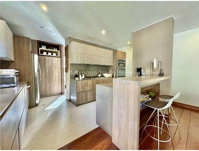 Apartamento de 3 alcobas en venta en Refugio Alto, Bogotá, 247 m² · foto 11 de 20