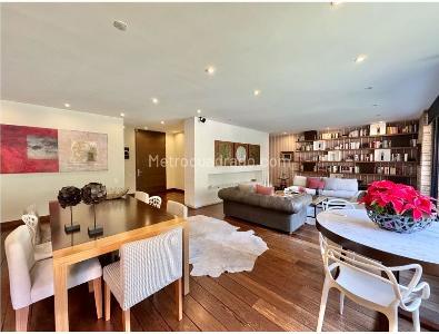 Apartamento de 3 alcobas en venta en Refugio Alto, Bogotá, 247 m² · foto 9 de 20