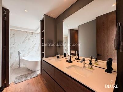 Apartamento de 2 alcobas en venta en Santa Barbara Alta, Bogotá, 174 m² · foto 9 de 18