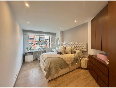 Apartamento de 3 alcobas en venta en Chico Navarra, Bogotá, 170 m² · foto 14 de 15