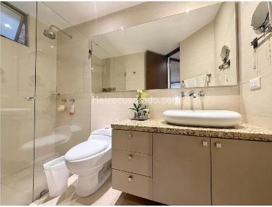 Apartamento de 3 alcobas en venta en Chico Navarra, Bogotá, 170 m² · foto 6 de 15