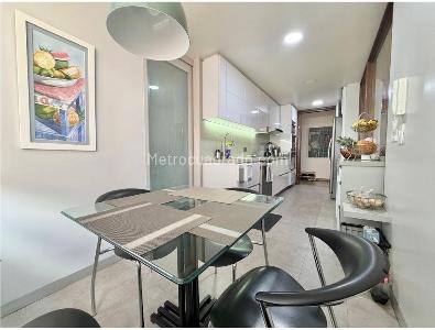 Apartamento de 3 alcobas en venta en Chico Navarra, Bogotá, 170 m² · foto 9 de 15
