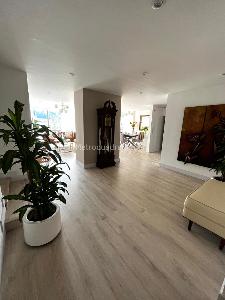 Apartamento de 3 alcobas en venta en Chico Santa Barbara, Bogotá, 160 m² · foto 16 de 20