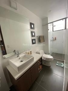 Apartamento de 1 alcoba en venta en Chico Santa Barbara, Bogotá, 60 m² · foto 10 de 11